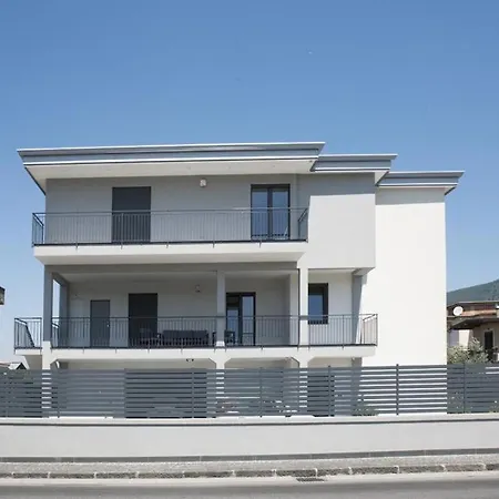 Angelo - Free Private Parking *