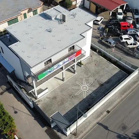 Angelo - Free Private Parking סרנו